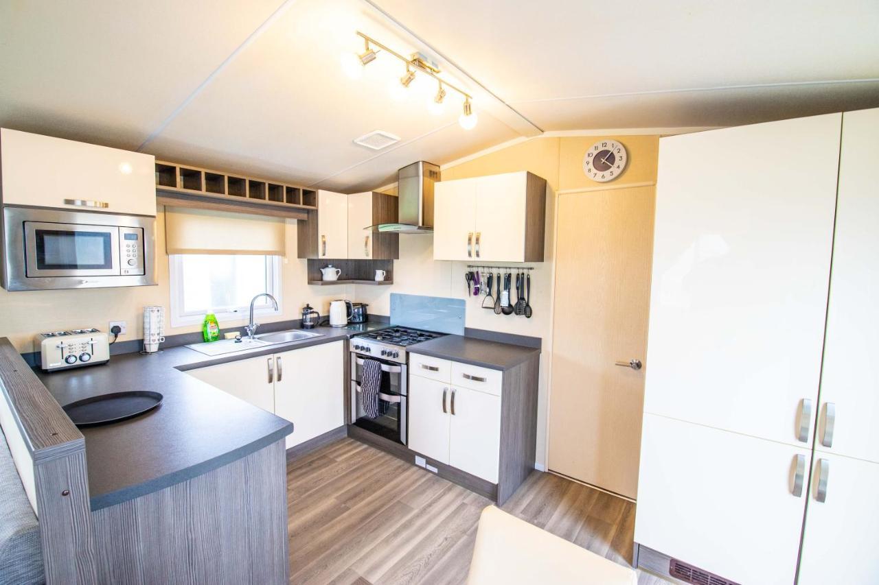 Big Skies Platinum Plus Holiday Home With Wifi, Netflix, Dishwasher, Decking Camber Eksteriør bilde