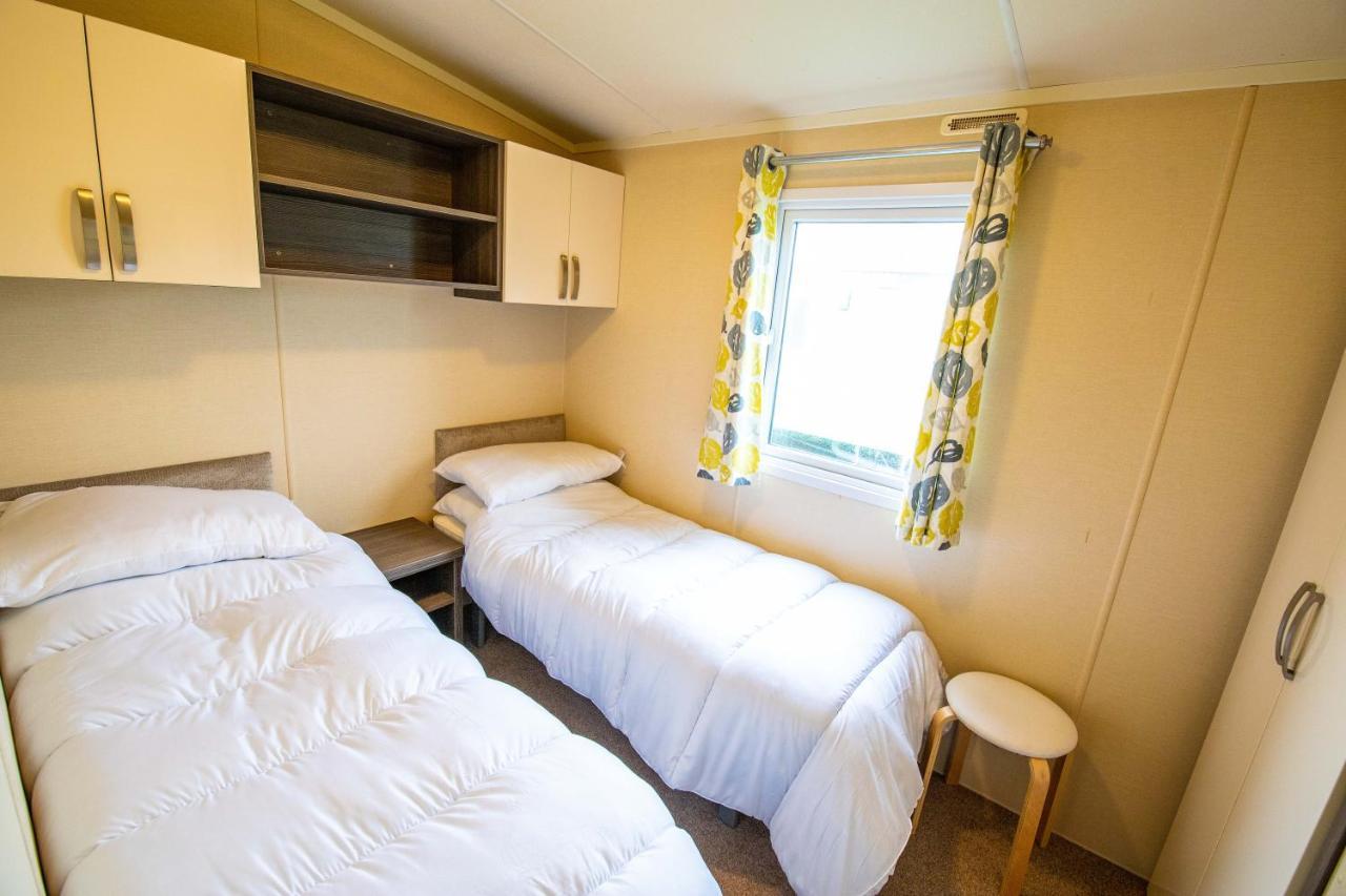 Big Skies Platinum Plus Holiday Home With Wifi, Netflix, Dishwasher, Decking Camber Eksteriør bilde